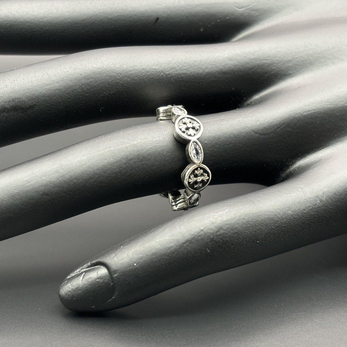 Circle Cross Ring